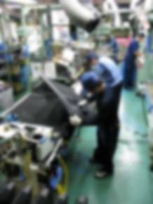 高校卒業後、自動車部品メーカーに就職